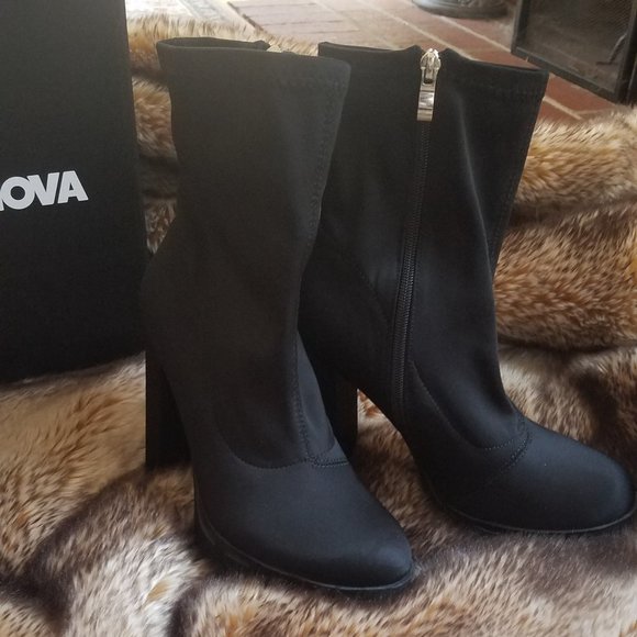 Black Lug Sole Platform Booties Chunky Heel - Picture 5 of 5